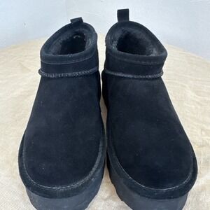 Bearpaw Women's Size 9 Black Faux Fur Winter Boots Suede Upper Platform